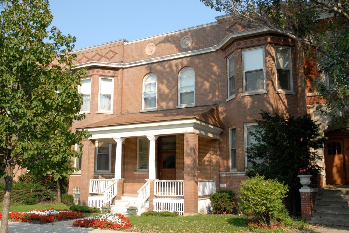 Building Photo - 4351 N Hermitage Ave