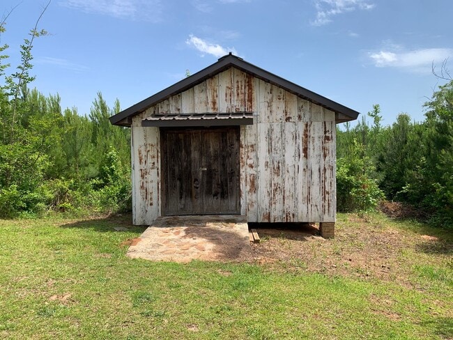 Building Photo - Unique Home and Land in Camp Hill