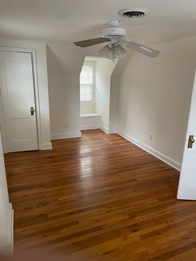 Building Photo - Perfect Home a Block from Mary Munford