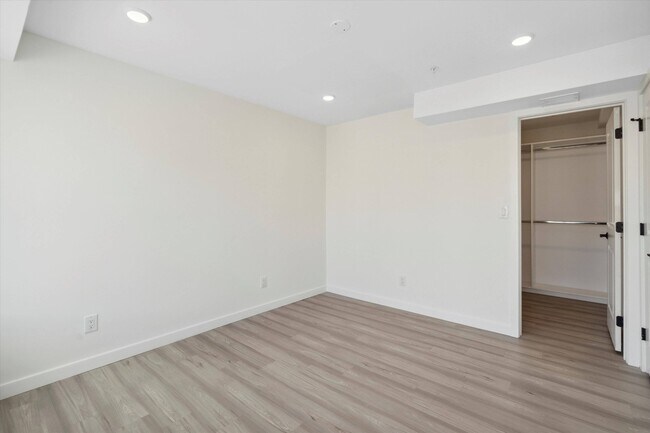 Building Photo - 1338 N 15th St