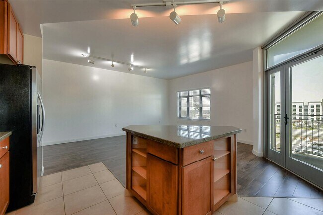 Building Photo - Fantastic 2 Bedroom/2 Bath at City Heights