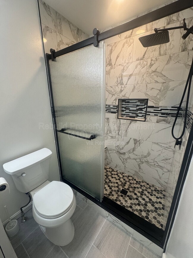 Building Photo - 54 Royalty Cir