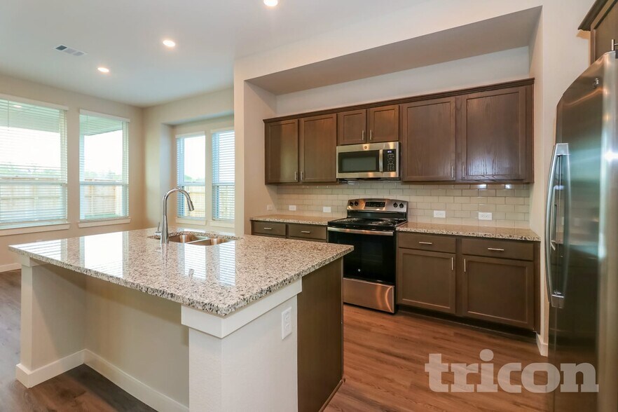 Building Photo - 2407 Cohorn Trl