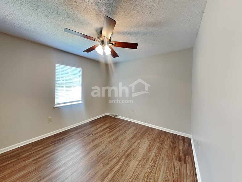 Building Photo - 12631 Delman Ln