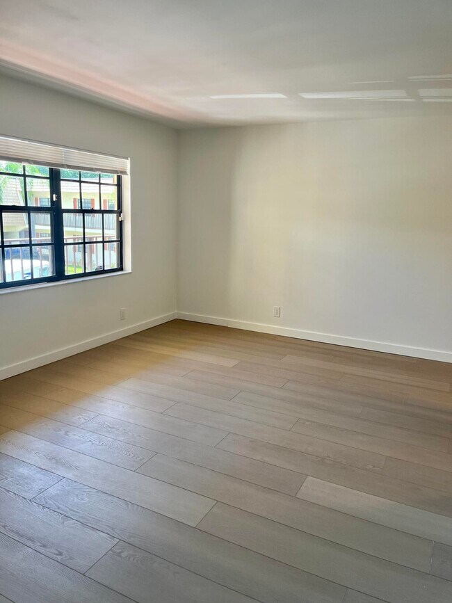 Building Photo - 4243 Oak Terrace Dr