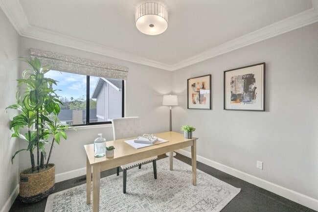 Building Photo - Immaculate 3 Bedroom 2.5 Bath Condominium ...