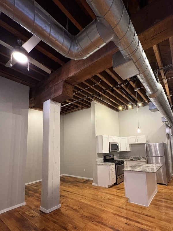 Building Photo - 116 N 5th St