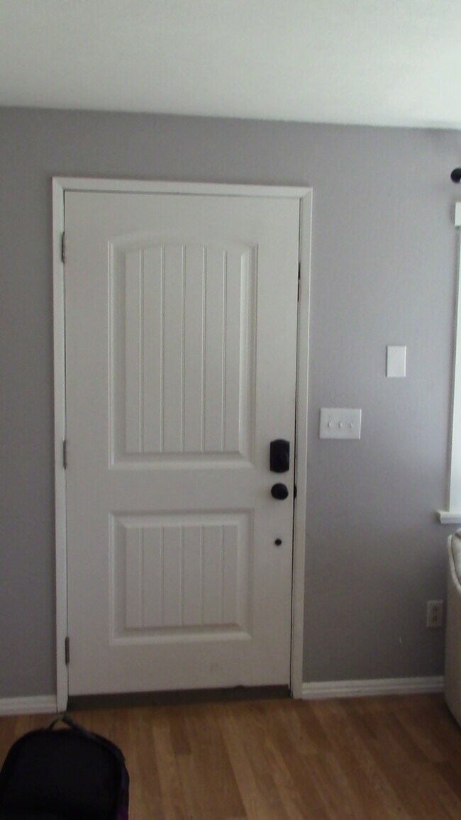 keyless electronic entry - 2710 Oliver Ave