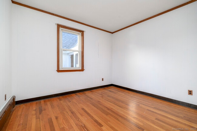 Building Photo - 34 Alpine St