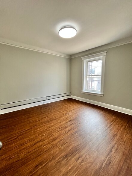 184 Garfield Ave 6 - 180 Garfield Ave