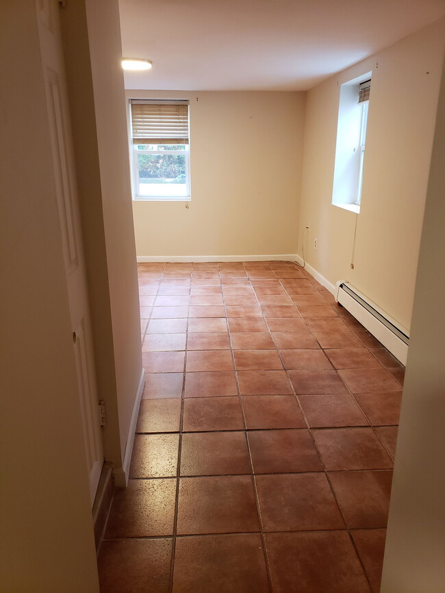 Building Photo - 219 McElroy Ave