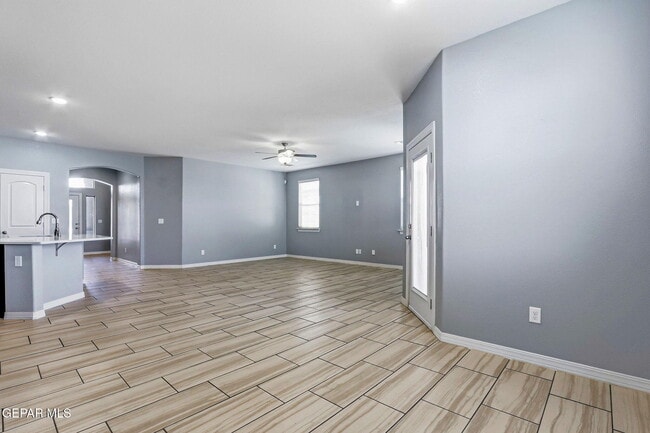 Building Photo - 4704 Marisabel Azcarate St