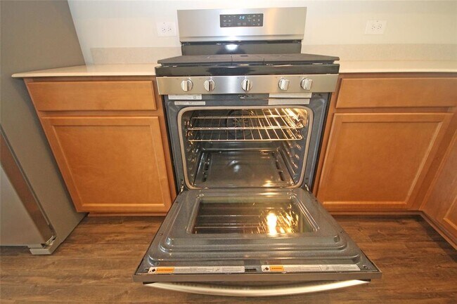 Building Photo - 4415 Iron Horse Dr