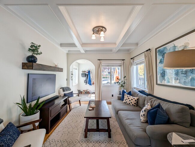 Building Photo - Elegant 3-Bedroom Home with Exceptional Craftsmanship in West Seattle