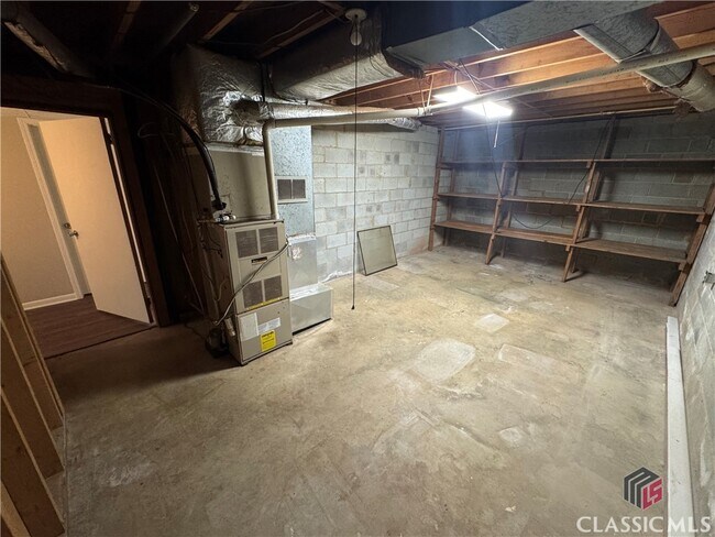 Building Photo - 108 White St
