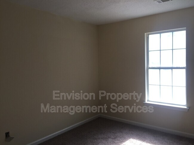 Building Photo - 1492 Cedar Creek Dr