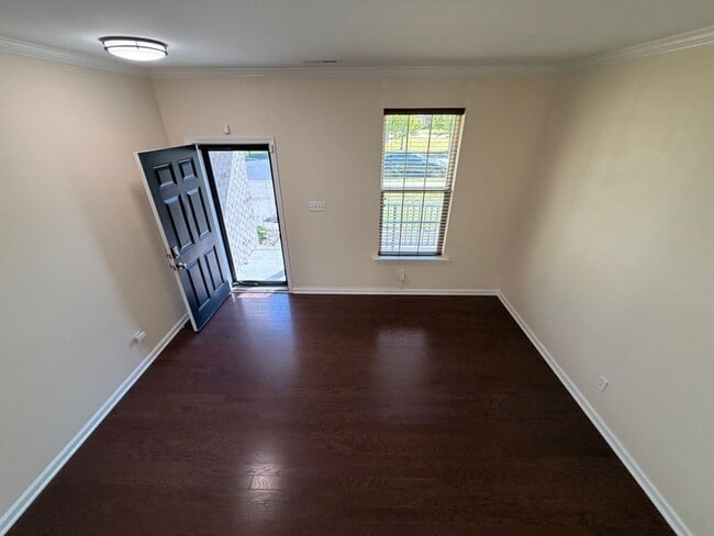 Building Photo - 42 Kilverstone Way