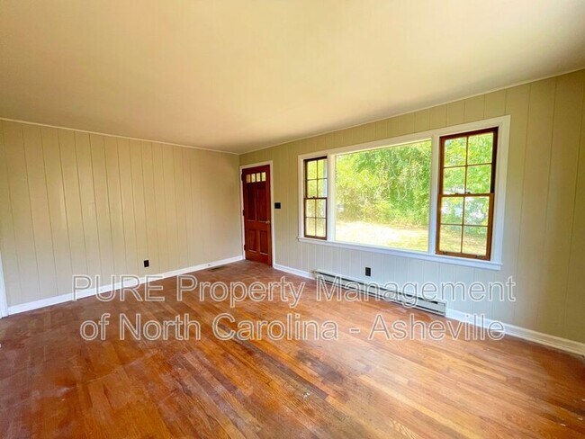Building Photo - 127 Aurora Dr