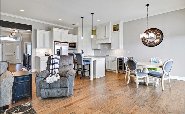 Building Photo - 4 BR/3BA | Newly Renovated Single Family Home | 3-Car Covered Parking | Back Deck