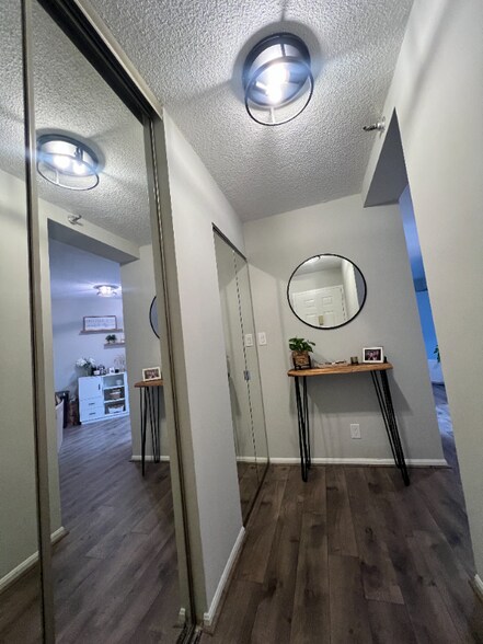 Building Photo - 900 N Stafford St