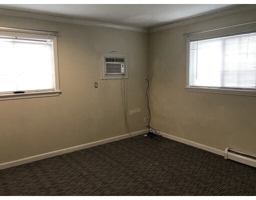 Building Photo - 358 Main St