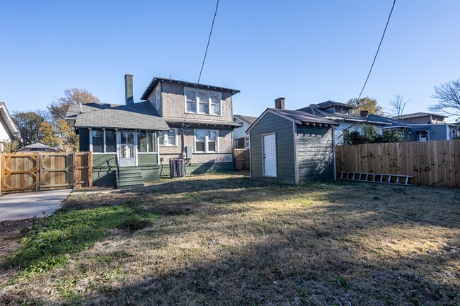 Building Photo - 3BR SFR with Washer/Dryer In Unit & Fenced Backyard in Midtown