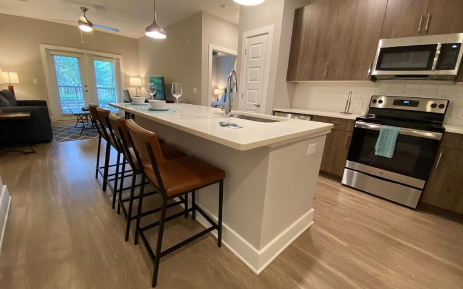 Building Photo - 5455 Glenridge View NE