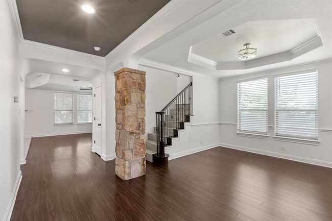 Building Photo - 135 Clematis Ct
