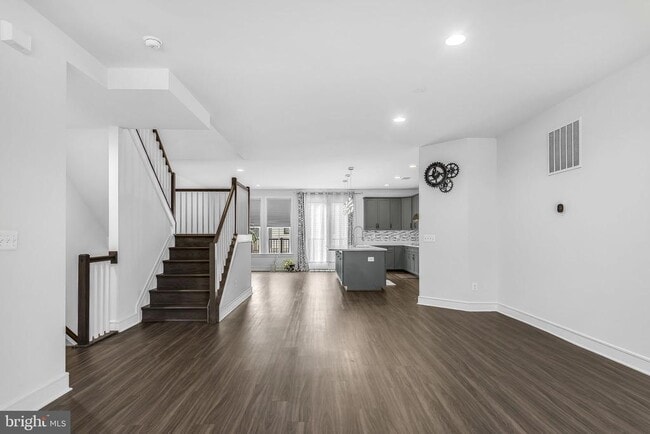 Building Photo - 23035 Sullivans Cove Sq