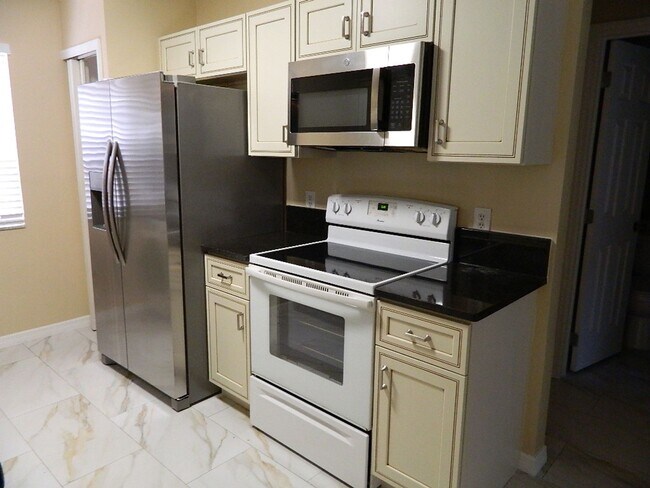 Building Photo - Coming Soon-Altamonte Springs 3-2 Condo Available Aug 14th