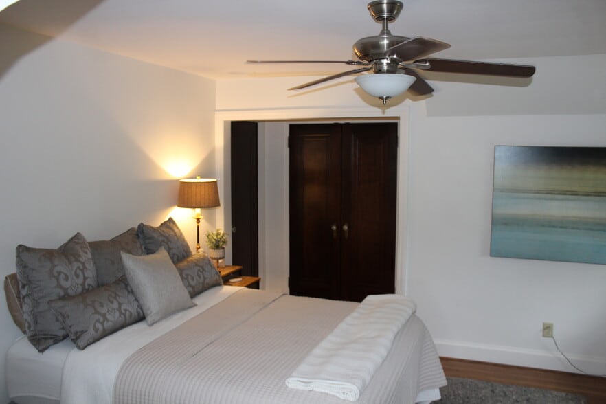 Primary Suite - 9144 River Rd