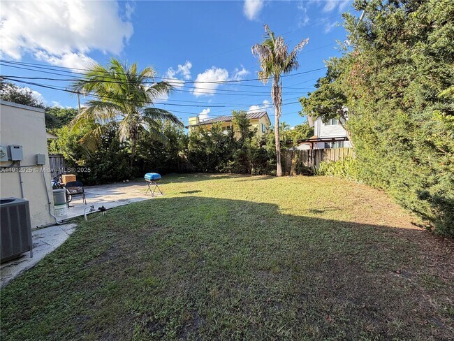 Building Photo - 45 SE 14th St