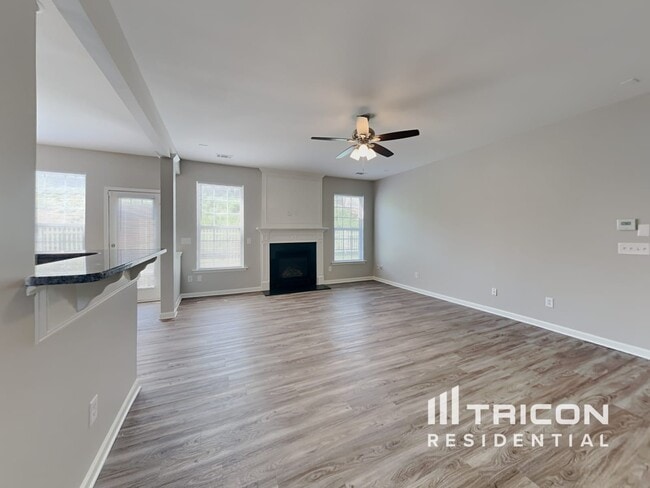 Building Photo - 301 Minitree Ln