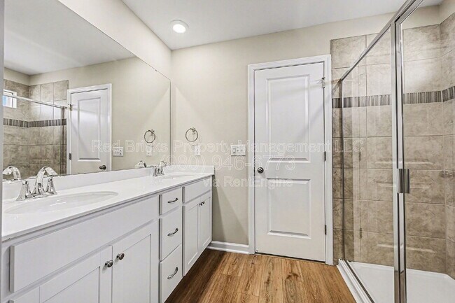 Building Photo - 435 Kennerly Center Dr