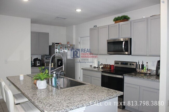 Building Photo - 3199 Suncoast Plains Dr