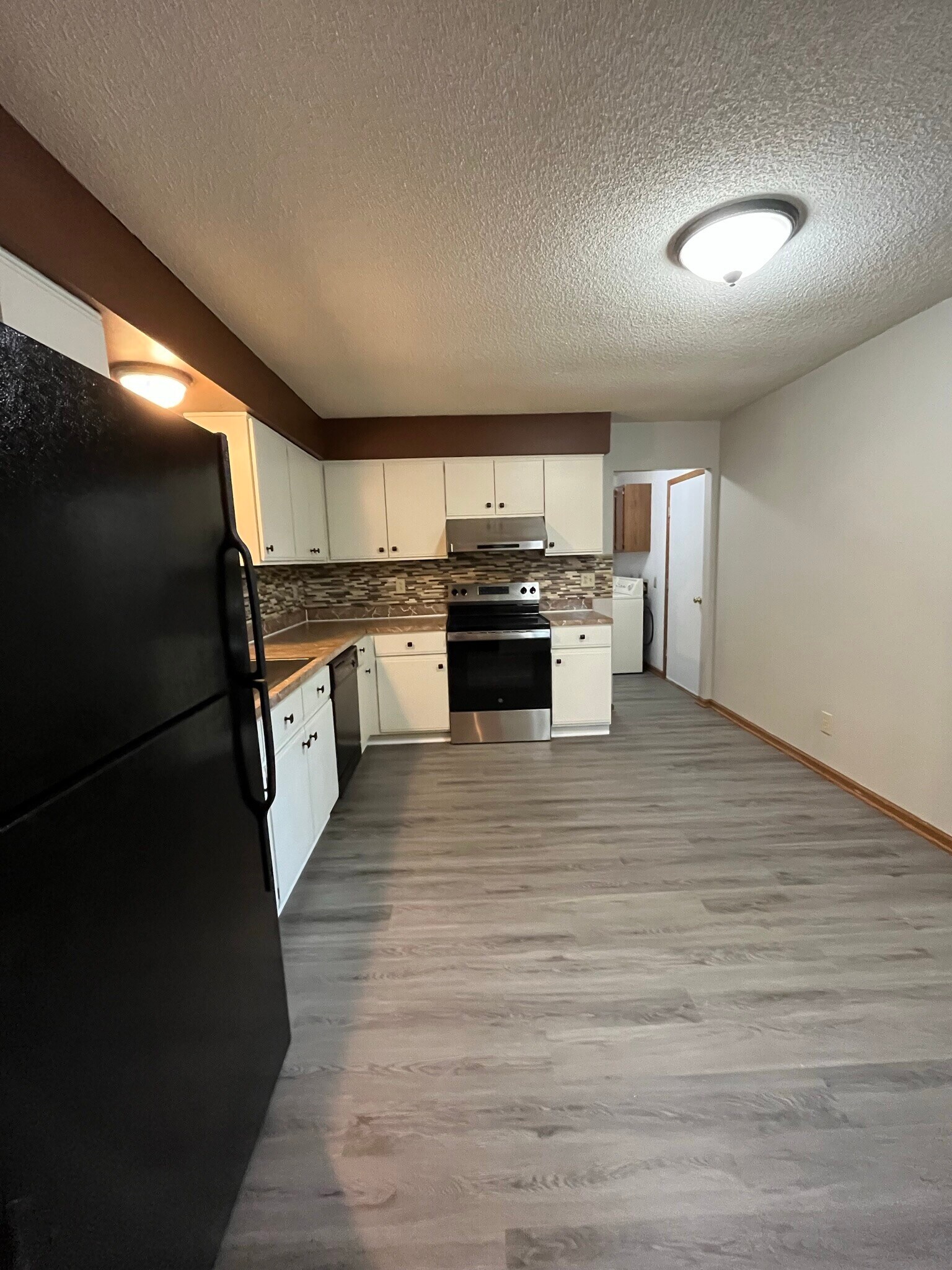 Building Photo - 5787 Nike Dr