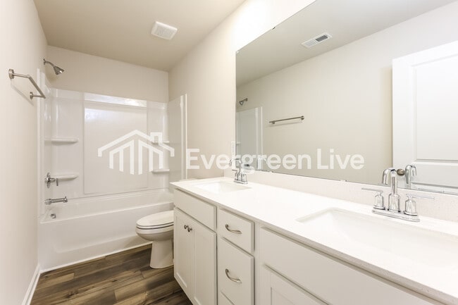 Building Photo - now