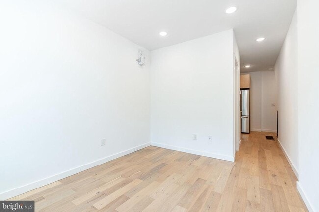Building Photo - 507 W Dauphin St