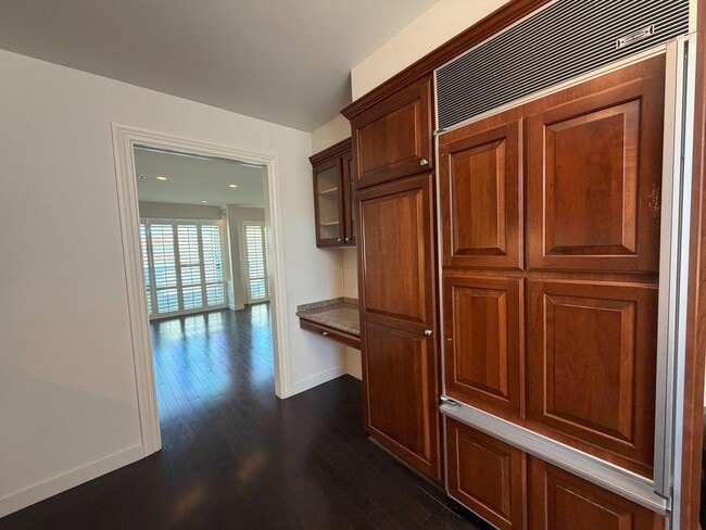 Building Photo - Luxury Pacific Heights 3BD/2.5BA with Private Rooftop Deck