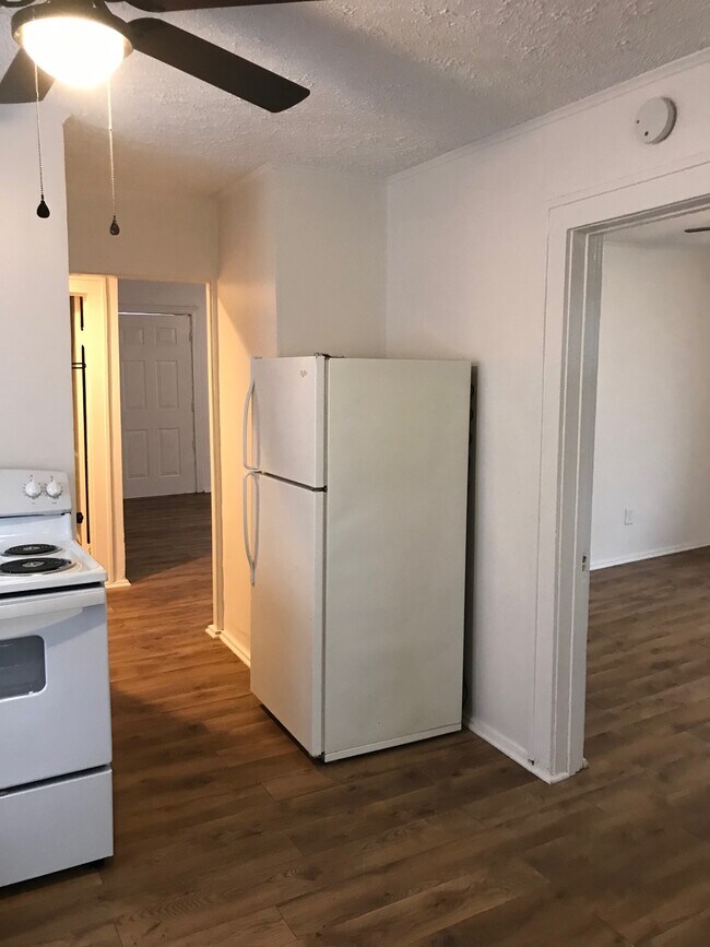 Building Photo - 2618 Meridian St