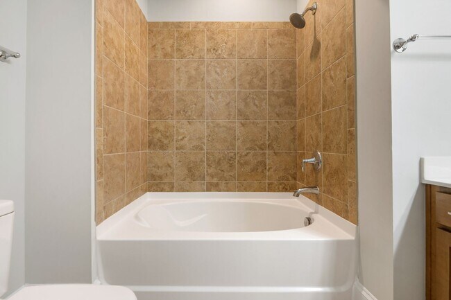 Building Photo - Luxurious 2BR Condo with Fantastic Upgrades!  Pet friendly!