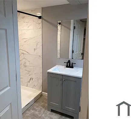 Building Photo - 2 bedrooms 2 bathrooms