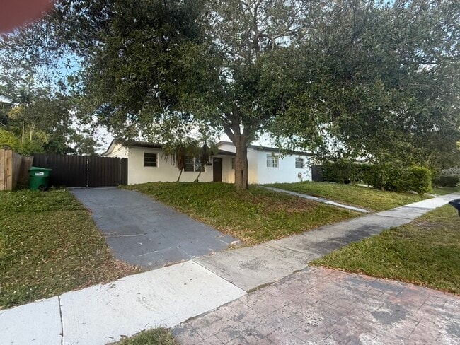 Primary Photo - 10371 SW 201st Terrace