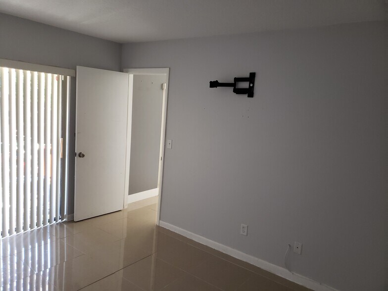 Bedroom - 11864 SW 8th Ct