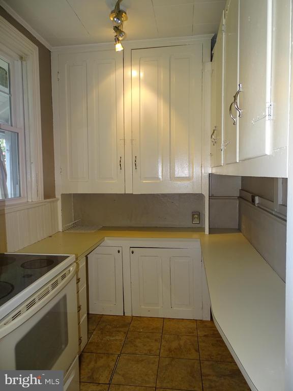 Building Photo - 108 Commerce St