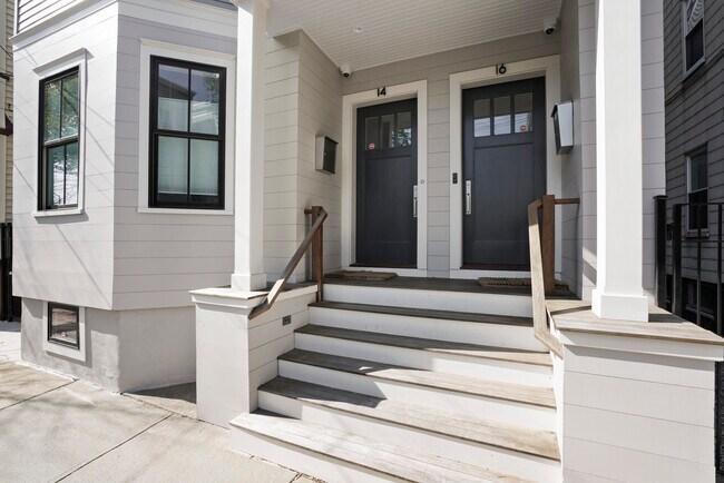 Building Photo - 14 Hardwick St