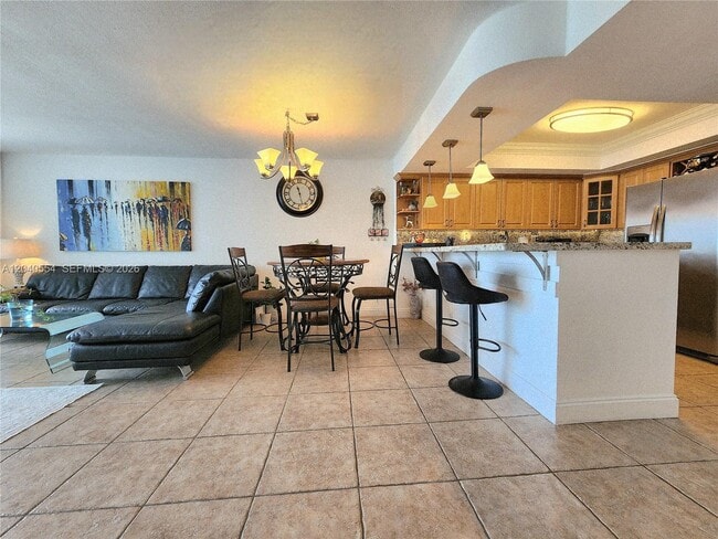 Building Photo - 2030 S Ocean Dr