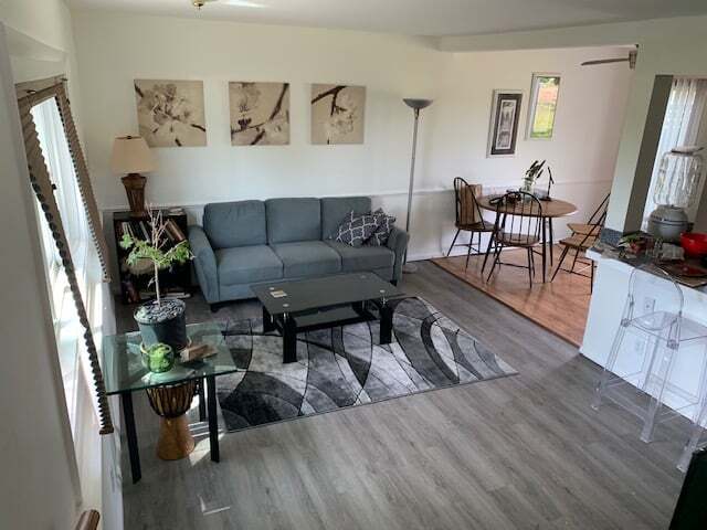 Building Photo - 2067 Libertyville Rd