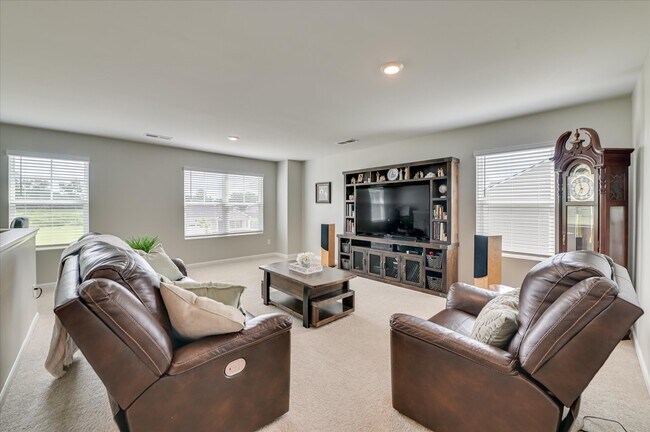 Building Photo - 7046-7046 Sideboard Xing