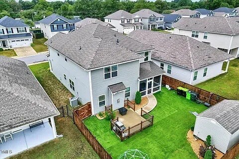 Building Photo - Room in House on Boomer St